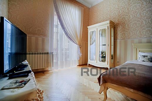 Apartment in the down town, Lviv - apartment by the day