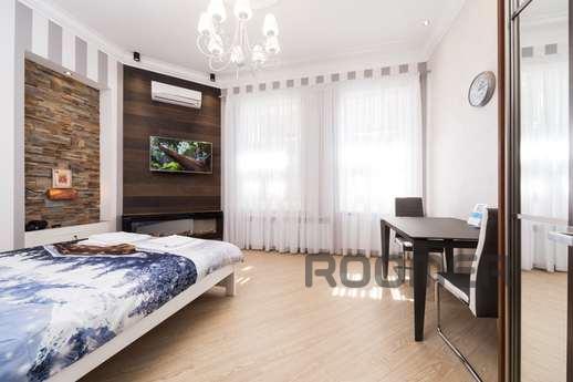 apartment for rent center fisher vip for, Odessa - apartment by the day