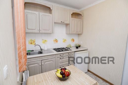 Bright apartment in the heart of Odessa!, Odessa - apartment by the day