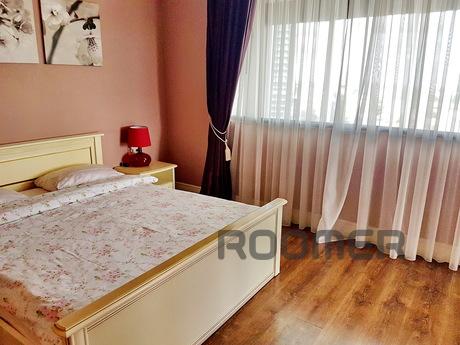 Сімейна квартира в Міст-Сіті, 2 спальні, Дніпро (Дніпропетровськ) - квартира подобово