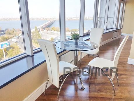 Spacious (110 m2) apartment with 2 bedrooms in a luxury hous
