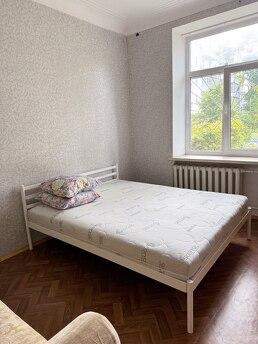 Метро Дарниця пішки 3 хв., Київ - квартира подобово