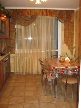 2-3 rooms apartment near the sea!, Sevastopol - apartment by the day