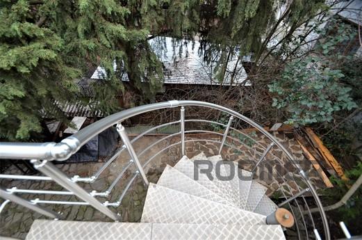 Studio in center of Yalta with parking, Yalta - apartment by the day