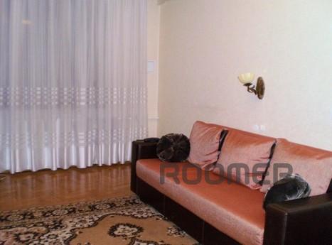 2BR  apartments, Lev Tolstoy aquare, Kyiv - apartment by the day