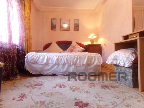 4-BR apartment with 3 bedrooms, Kyiv - apartment by the day
