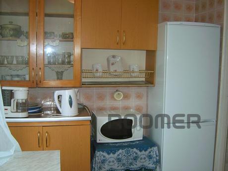 4-кімнатні апартаменти з 3-ма спальнями, Київ - квартира подобово