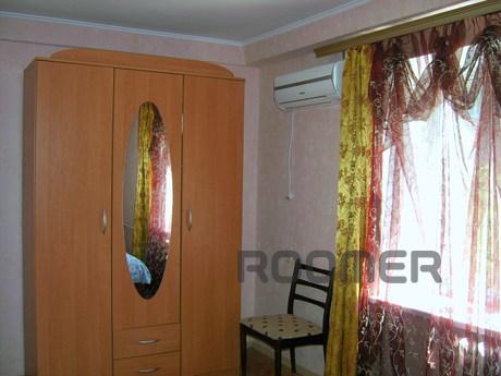 Apartment with three bedrooms, Kyiv - apartment by the day