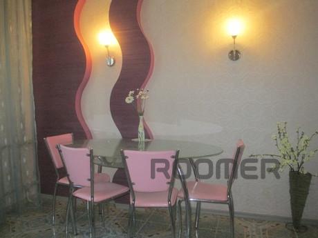 2 bedroom apartment in the center, Mykolaiv - apartment by the day