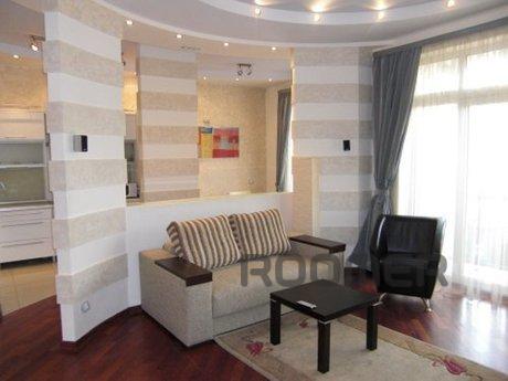 Сдам посуточно vip квартиру в самом центре Киева 1- 3 комнат