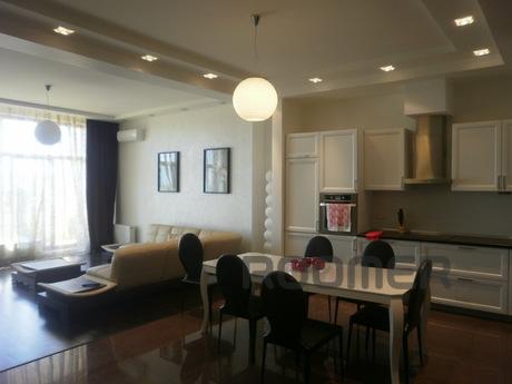 We offer rent an apartment with sea views! Modern design. Qu