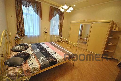 Center, three bedroom apartments, Odessa - apartment by the day