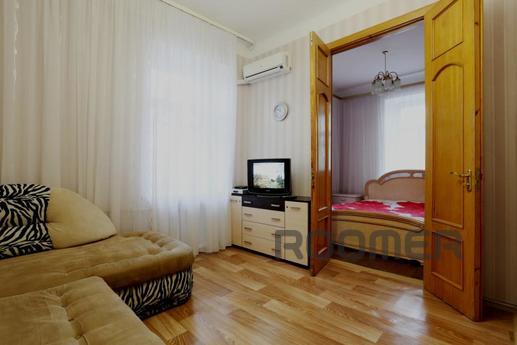 3-bedroom 5min. from Independence Square, Kyiv - apartment by the day