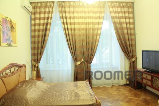 apartment in Odessa center, Odessa - apartment by the day