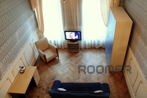 Apartment in the heart of the city, Odessa - apartment by the day