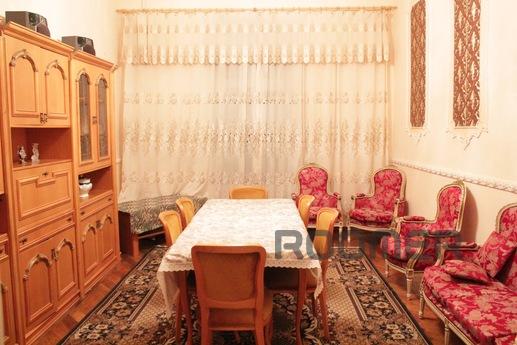 4-bedroom apartment in the heart of Odessa. Before Deribasov