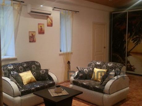 Rent one 3 bedroom apartment in the center of Alushta (rn sa