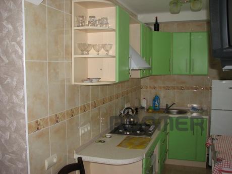 Центр 2-х комнатная студио ,метро 1мин., Киев - квартира посуточно