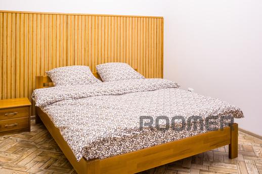 Comfortable apartment in the city center. Near shopping cent