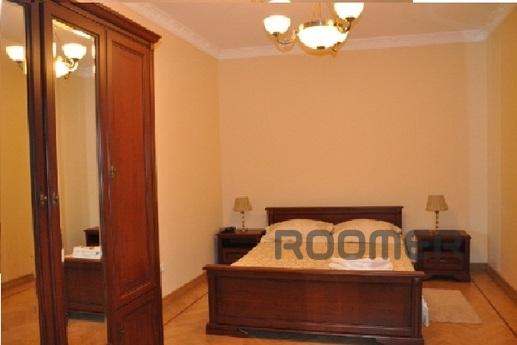 Rent in Lviv center, Lviv - apartment by the day
