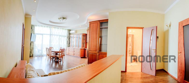 Apartment in 'Arcadia Palace', Odessa - apartment by the day