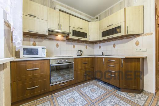 3-bedroom apartment near the metro stati, Kyiv - apartment by the day