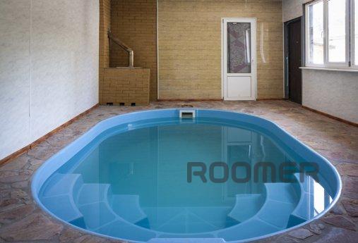 House for parties with sauna and swimmin, Kyiv - apartment by the day