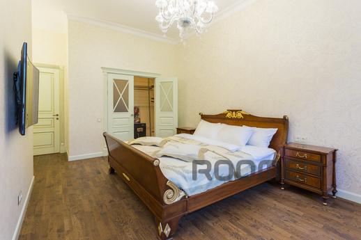 Luxury apartment with garden view, Saint Petersburg - apartment by the day