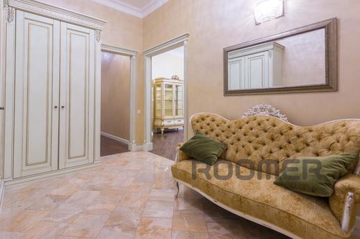 Luxury apartment with garden view, Saint Petersburg - apartment by the day