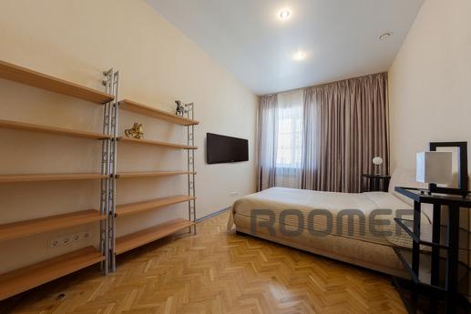 hth24 apartmeпts, parking, Nevsky pr., Saint Petersburg - apartment by the day