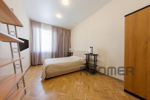hth24 apartmeпts, parking, Nevsky pr., Saint Petersburg - apartment by the day