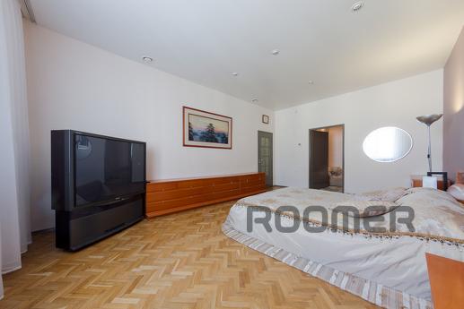 hth24 apartmeпts, parking, Nevsky pr., Saint Petersburg - apartment by the day