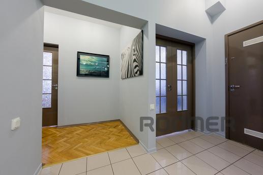 hth24 apartmeпts, parking, Nevsky pr., Saint Petersburg - apartment by the day