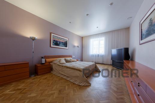 hth24 apartmeпts, parking, Nevsky pr., Saint Petersburg - apartment by the day