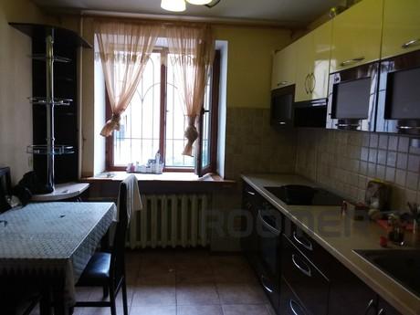 Сдам трехкомнатную квартиру, в Приморско, Одесса - квартира посуточно