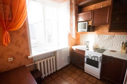 Cozy apartment near / Railway station, Novosibirsk - apartment by the day