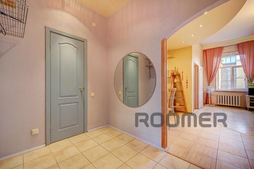 2 bedroom apartment in center, Saint Petersburg - apartment by the day