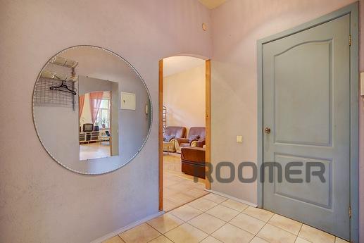 2 bedroom apartment in center, Saint Petersburg - apartment by the day