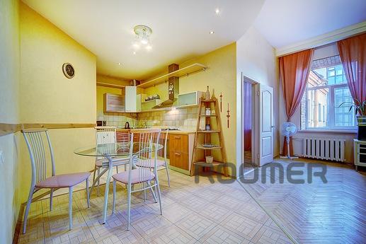 2 bedroom apartment in center, Saint Petersburg - apartment by the day