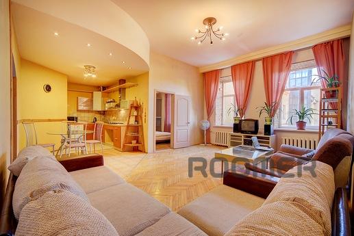 2 bedroom apartment in center, Saint Petersburg - apartment by the day