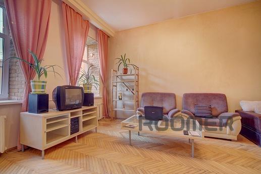 2 bedroom apartment in center, Saint Petersburg - apartment by the day