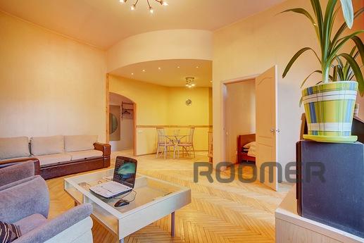 2 bedroom apartment in center, Saint Petersburg - apartment by the day