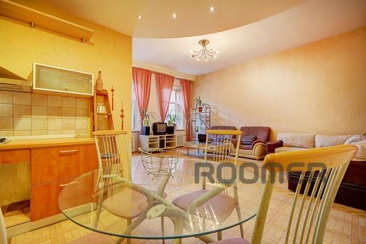 2 bedroom apartment in center, Saint Petersburg - apartment by the day