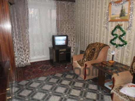 СВОБОДНАСдается на добу, на часи.Квартіра повністю мебелиров