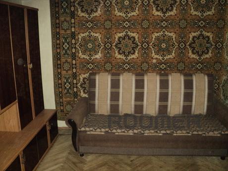 СВОБОДНА.Сдается на добу, на часи.Квартіра повністю мебеліро