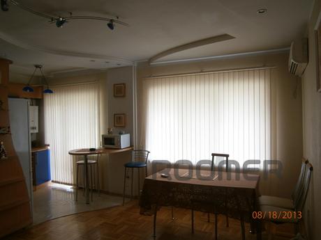 3 bedroom apartment in the Center, Rostov-on-Don - apartment by the day