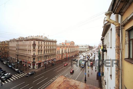 Studio apartment overlooking the Nevsky, Санкт-Петербург - квартира подобово