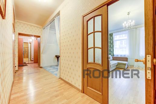 3-bedroom apartment in the center of St., Санкт-Петербург - квартира подобово