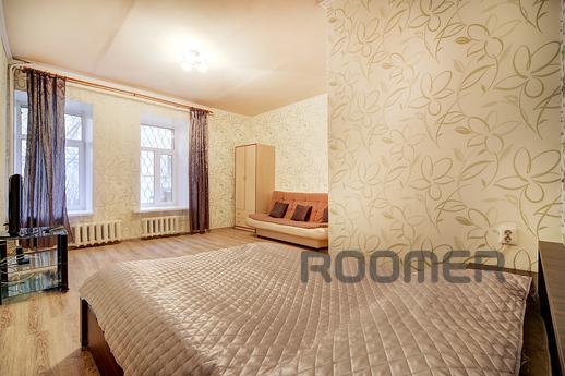 The apartment is on Kovensky Lane, Санкт-Петербург - квартира подобово