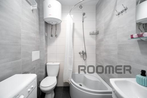 Bright 1-room studio 3 min. from metro Y, Kharkiv - apartment by the day